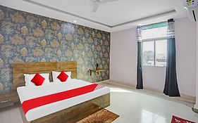 Hotel O Shri Nanadan Palace